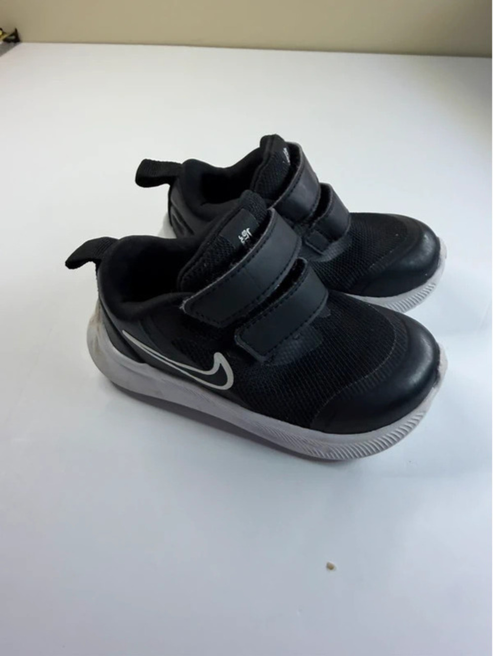 Nike Star Runner Kids Toddler Size 6C Black White Velcro Sneakers DA2778-003